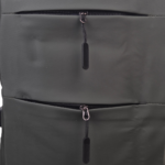 Ghiozdan Laptop Kaki cu Port USB, 3 Compartimente, Rezistent la Umezeală – 42 × 30 × 12 cm