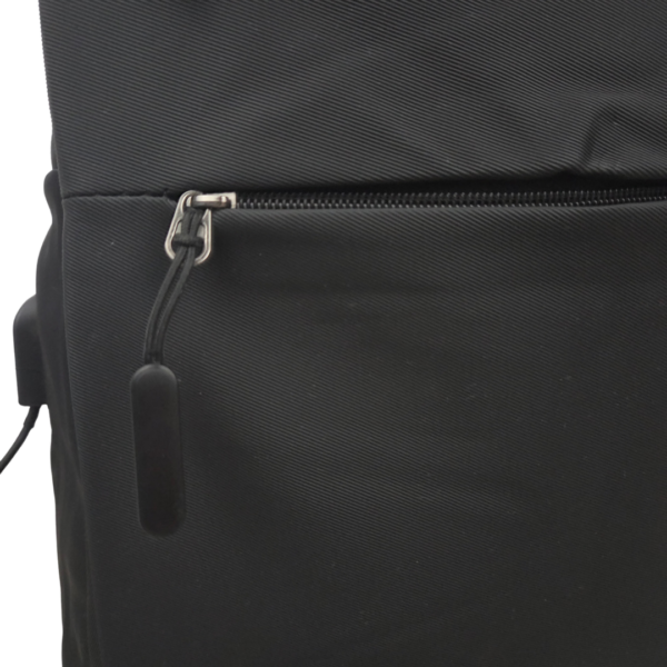 Ghiozdan Laptop Negru cu Port USB, 3 Compartimente, Rezistent la Umezeală – 42 × 30 × 12 cm